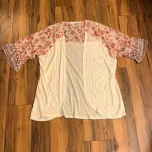 Flutter Sleeve Kimono